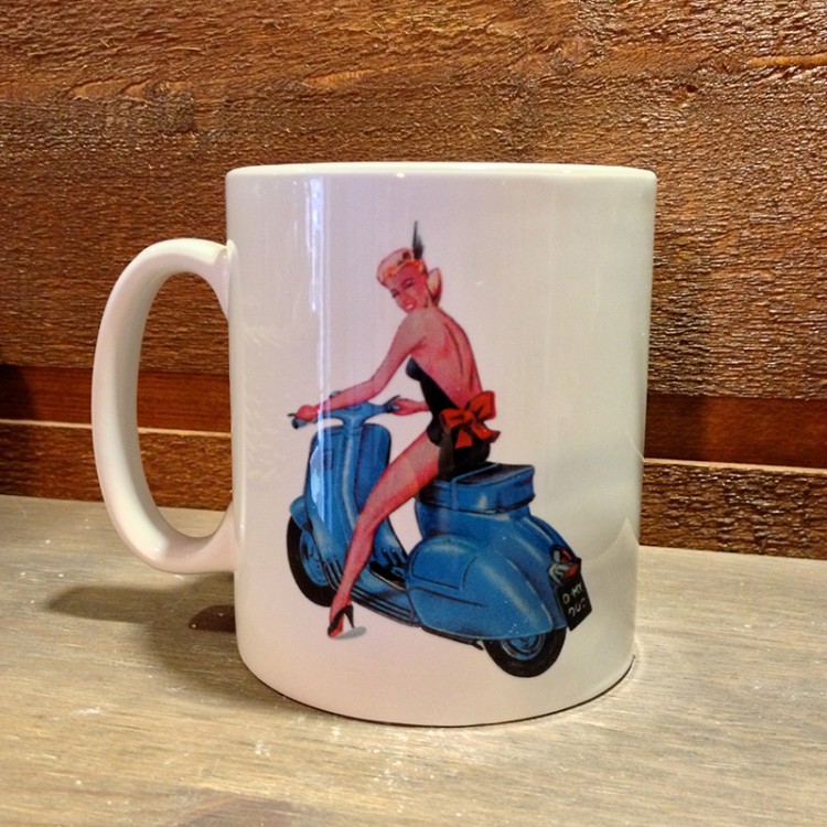 Mug céramique blanc Pin-up Vespa bleu